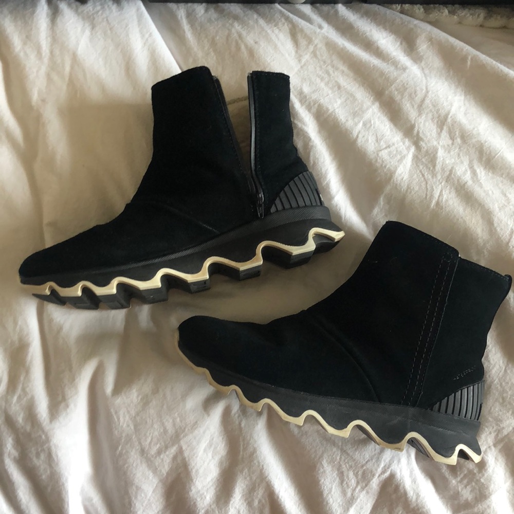 Sorel Black Ankle Booties with Cream Wave Sole